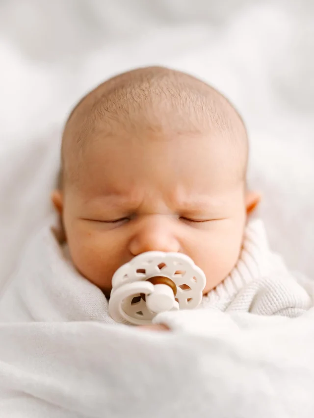 Sleepy Monday things. 

@luvclo88 

#bendigonewbornphotographer#melbournenewbornphotographer#bendigobabyphotographer#melbournebabyphotographer#naturalnewbornphotographer#naturallightstudio#lookslikefilmkids#thefountcollective#themotherhoodanthology#thesincerestoryteller#thelifestylecollective#thebabyyears#nikonaustralia#nikonau